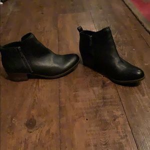 Lucky Brand 7.5 black booties